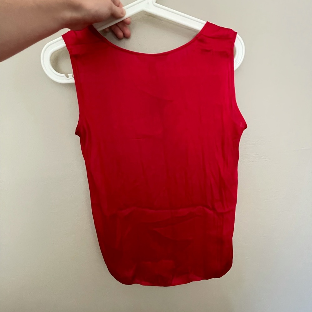 Beautiful Banana Republic Silk-like Red Blouse - Picture 4 of 6